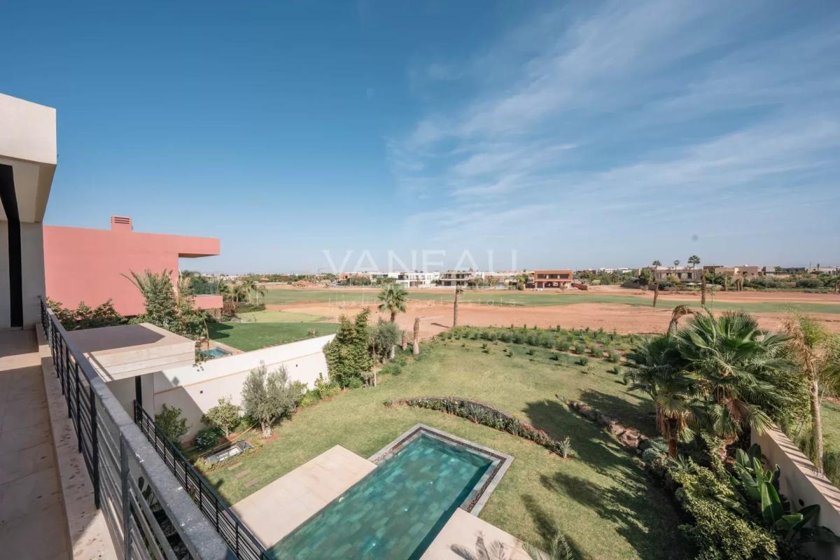 Villa au coeur d'un prestigieux golf