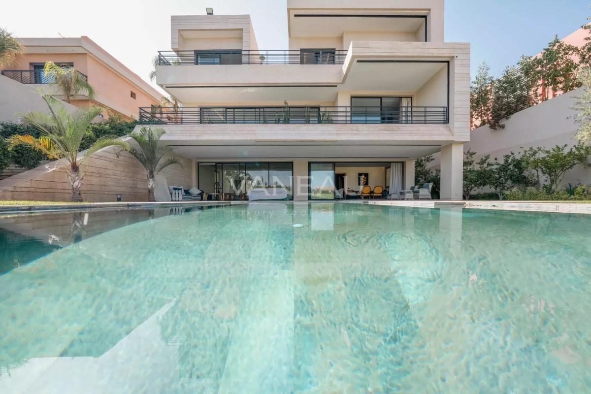 Villa au coeur d'un prestigieux golf