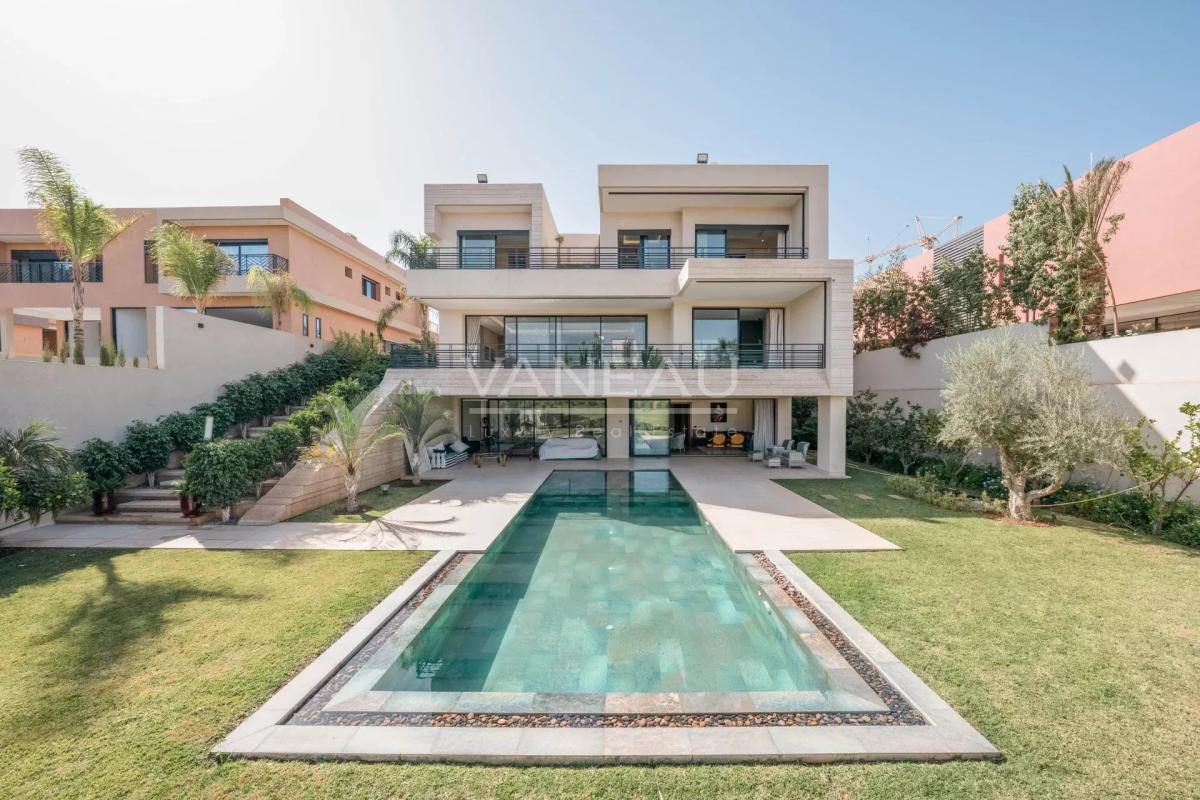 Villa au coeur d'un prestigieux golf