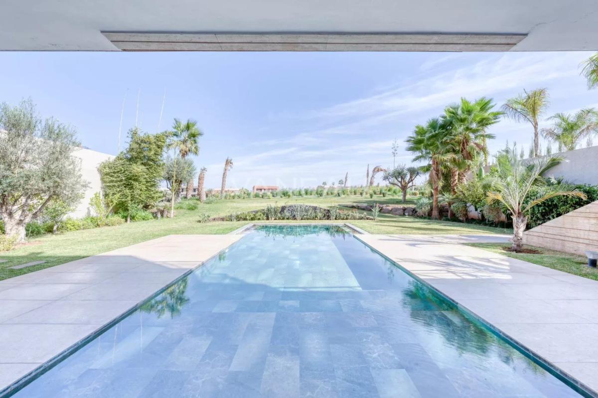 Villa au coeur d'un prestigieux golf