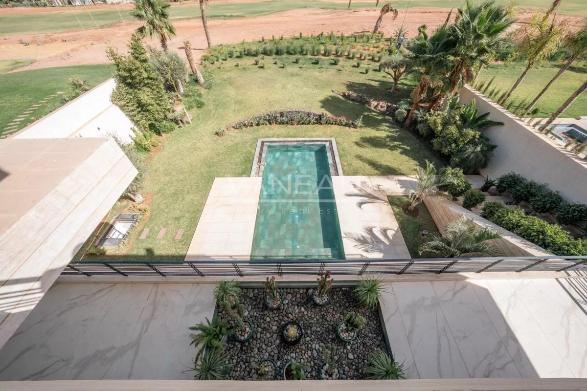 Villa au coeur d'un prestigieux golf