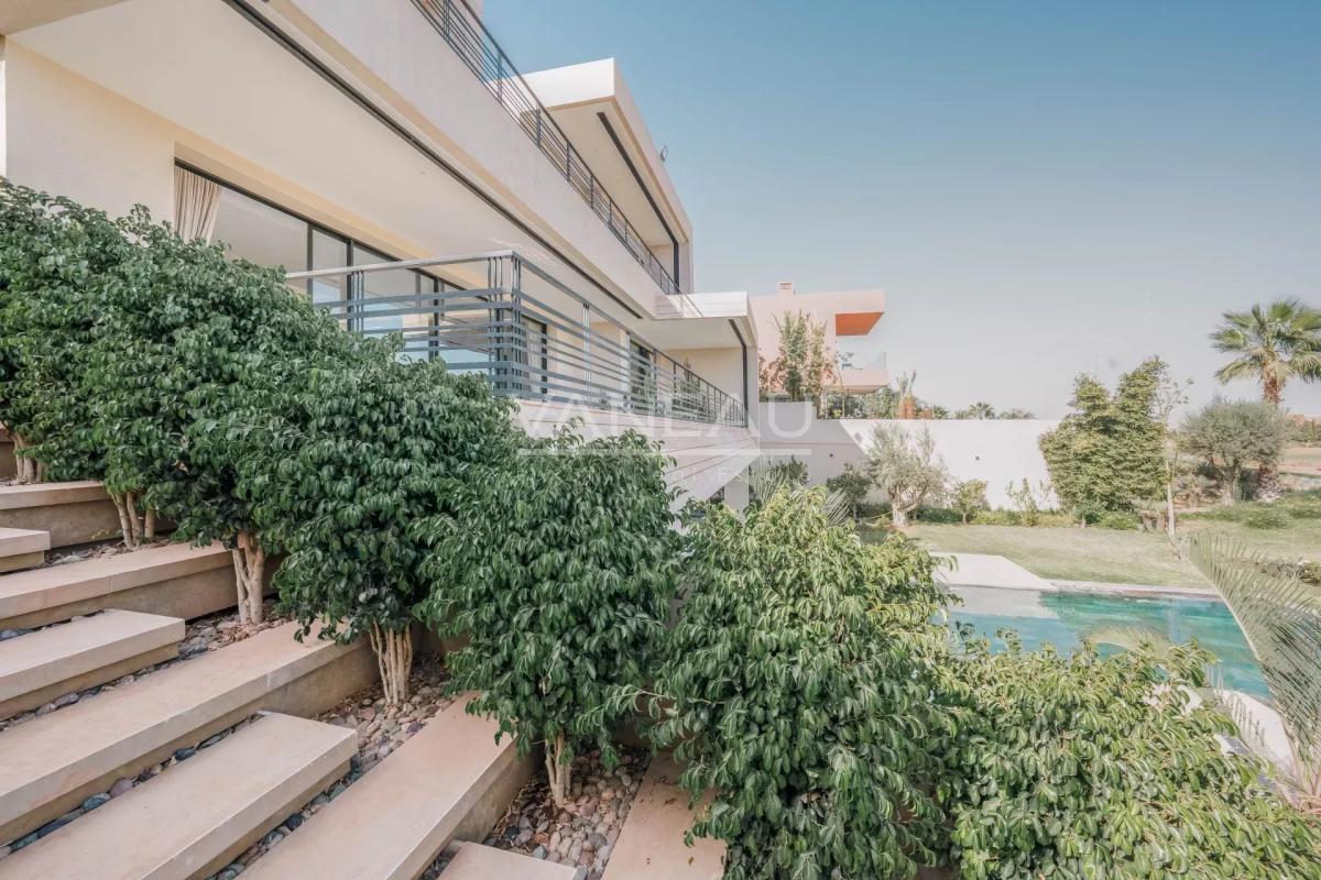 Villa au coeur d'un prestigieux golf