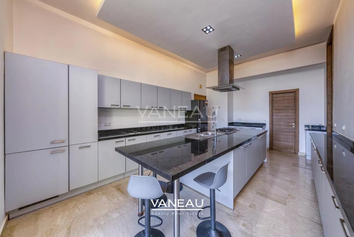 Grande villa en premiere ligne de golf à Almaaden