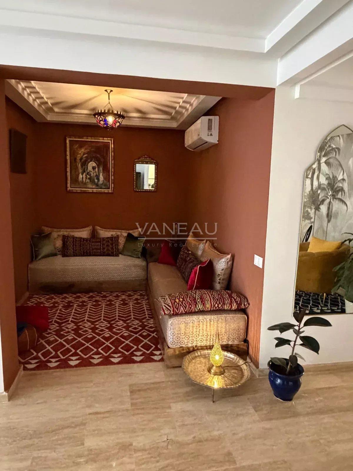 Appartement meublé avec grande terrasse à louer