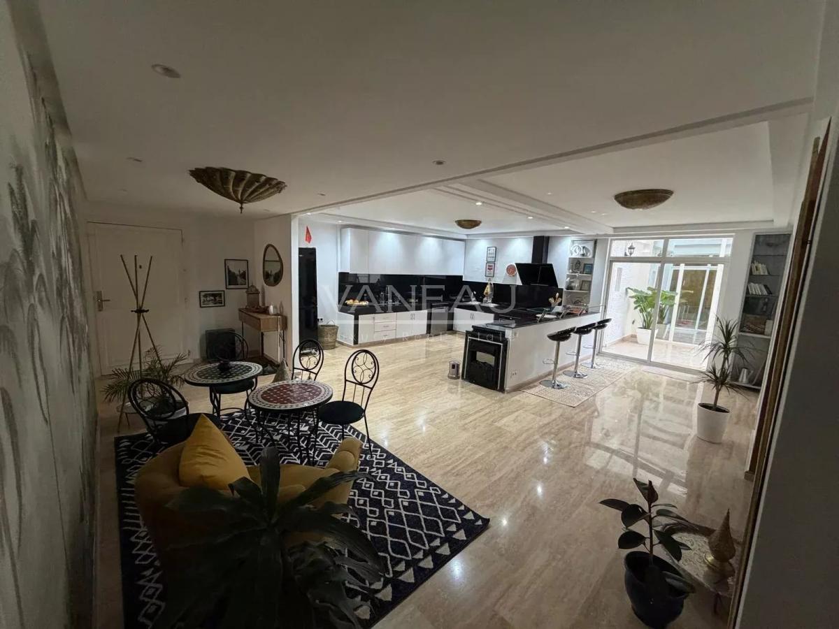 Appartement meublé avec grande terrasse à louer
