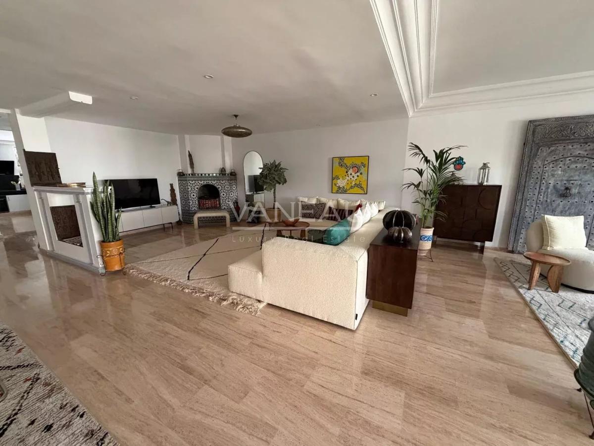 Appartement meublé avec grande terrasse à louer
