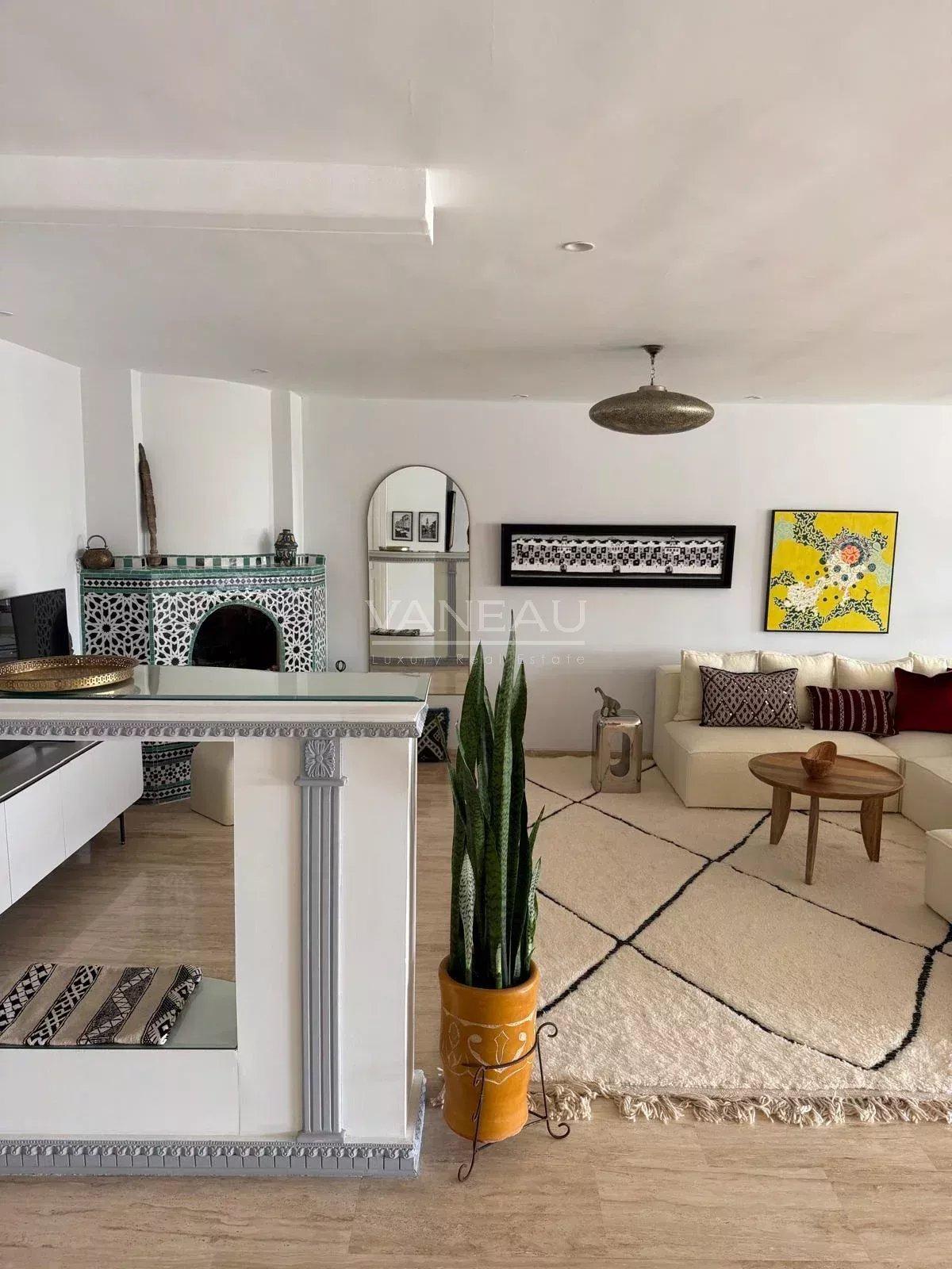 Appartement meublé avec grande terrasse à louer