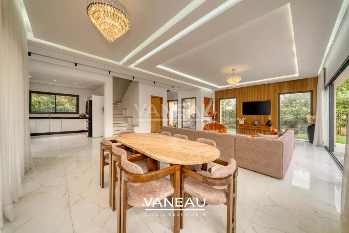 VILLA 4 SUITES AU COEUR D'UN PRESTIGIEUX GOLF