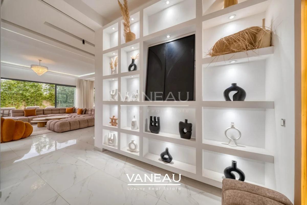 VILLA 4 SUITES AU COEUR D'UN PRESTIGIEUX GOLF