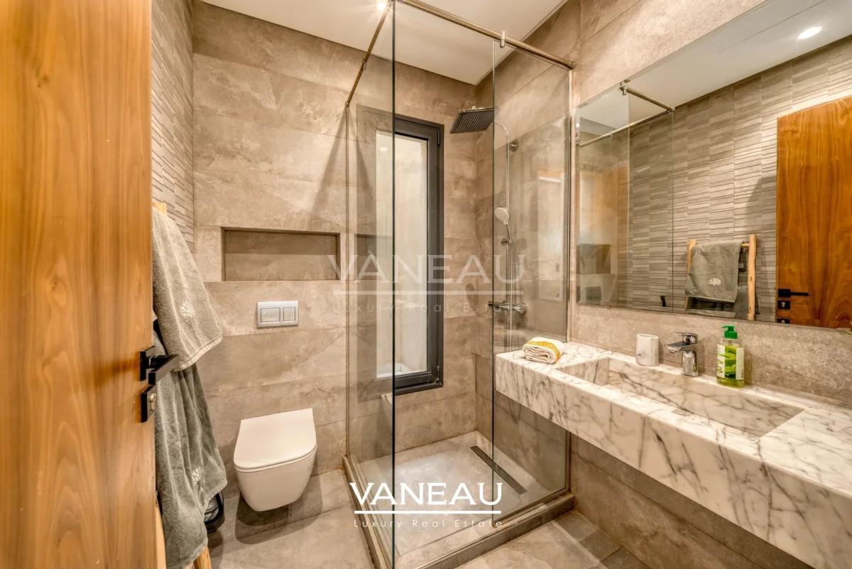VILLA 4 SUITES AU COEUR D'UN PRESTIGIEUX GOLF