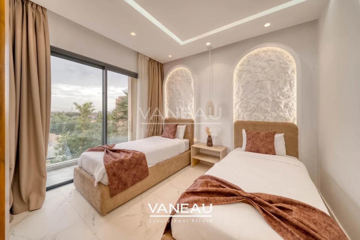 VILLA 4 SUITES AU COEUR D'UN PRESTIGIEUX GOLF
