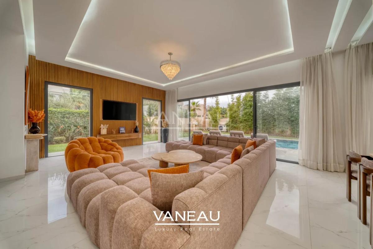 VILLA 4 SUITES AU COEUR D'UN PRESTIGIEUX GOLF