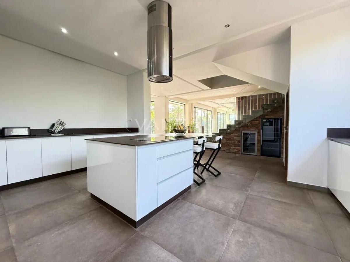 Villa Contemporaine à Vendre route d'Amismiz