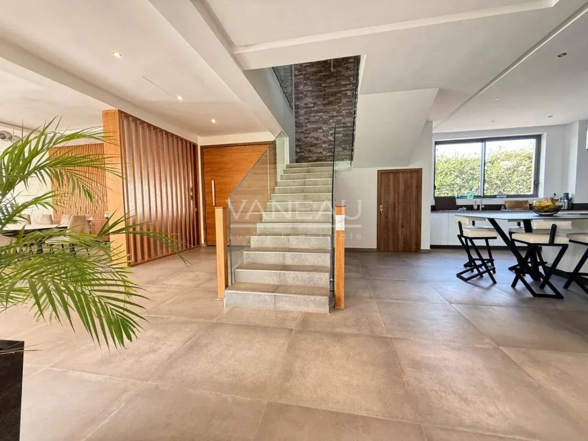 Villa Contemporaine à Vendre route d'Amismiz