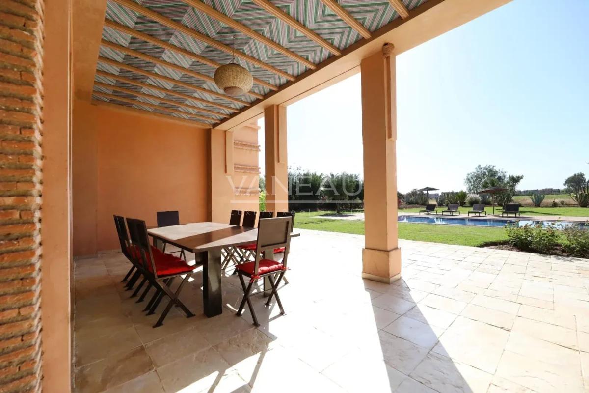 Villa Front de Golf Titrée et meublée