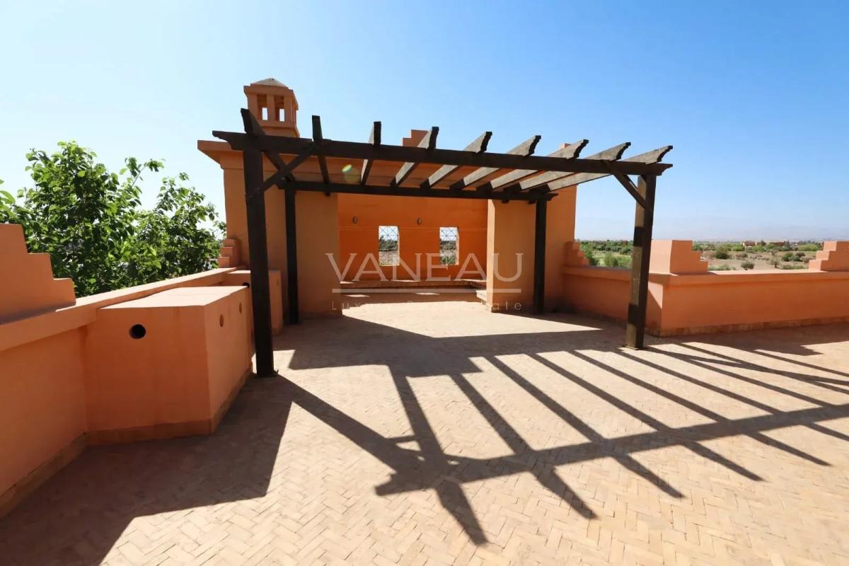 Villa Front de Golf Titrée et meublée