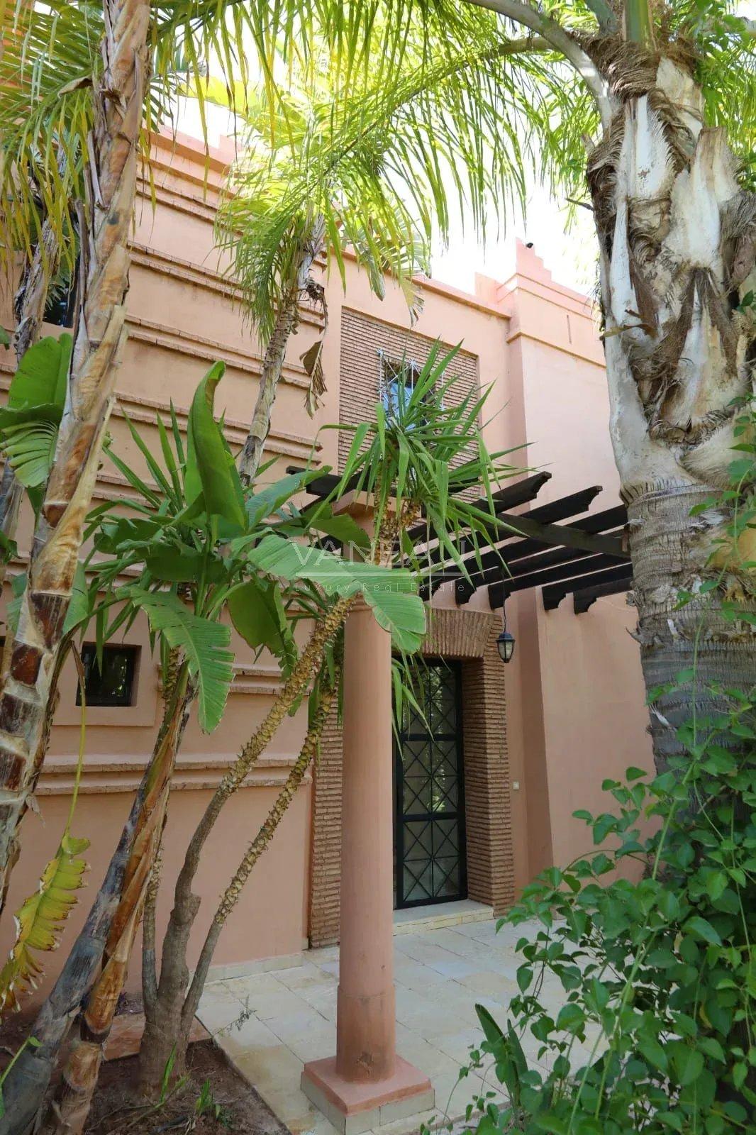 Villa Front de Golf Titrée et meublée