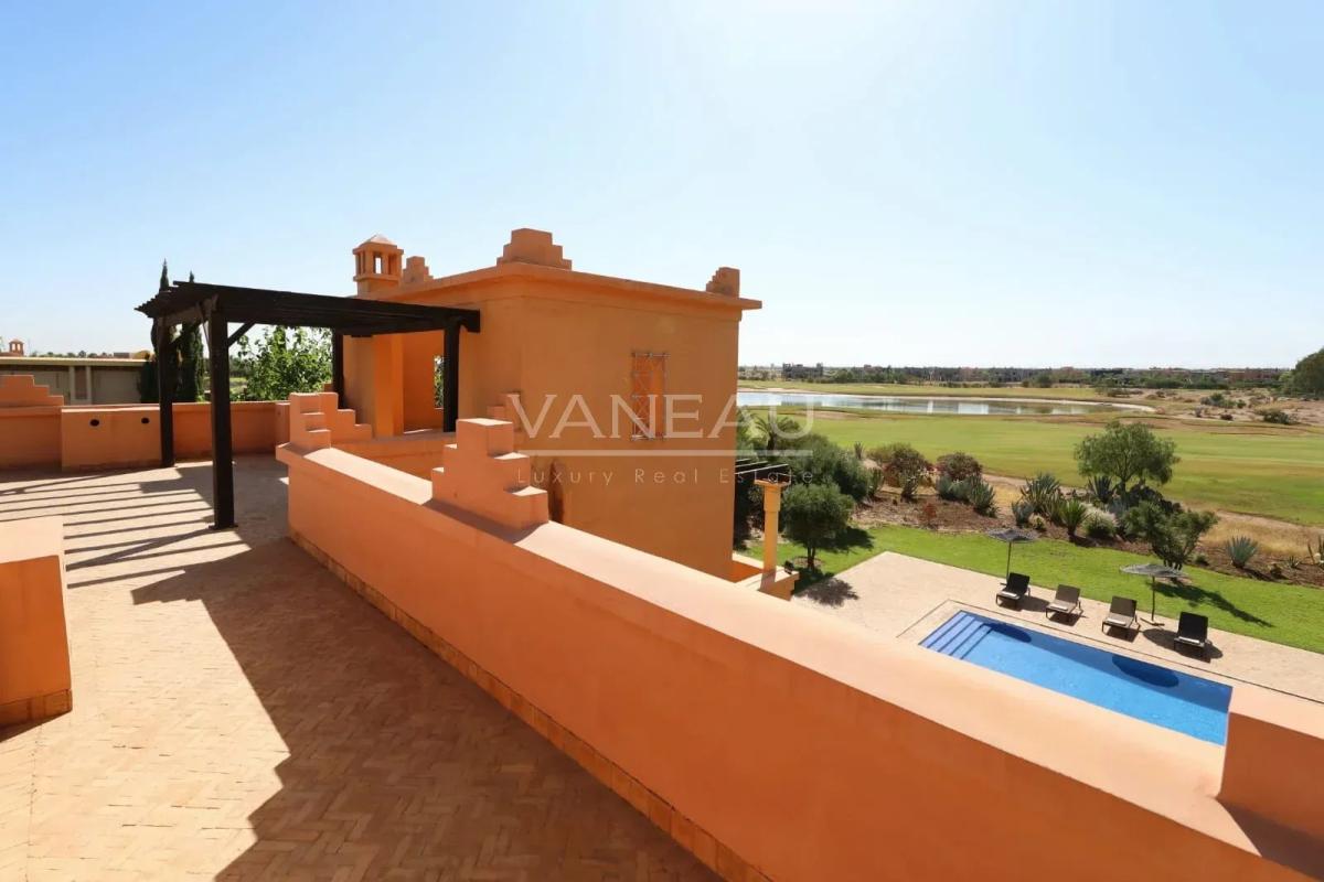 Villa Front de Golf Titrée et meublée