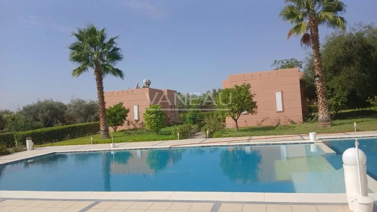 Beau Domaine a vendre avec AVNA , Sidi Abdelghiat