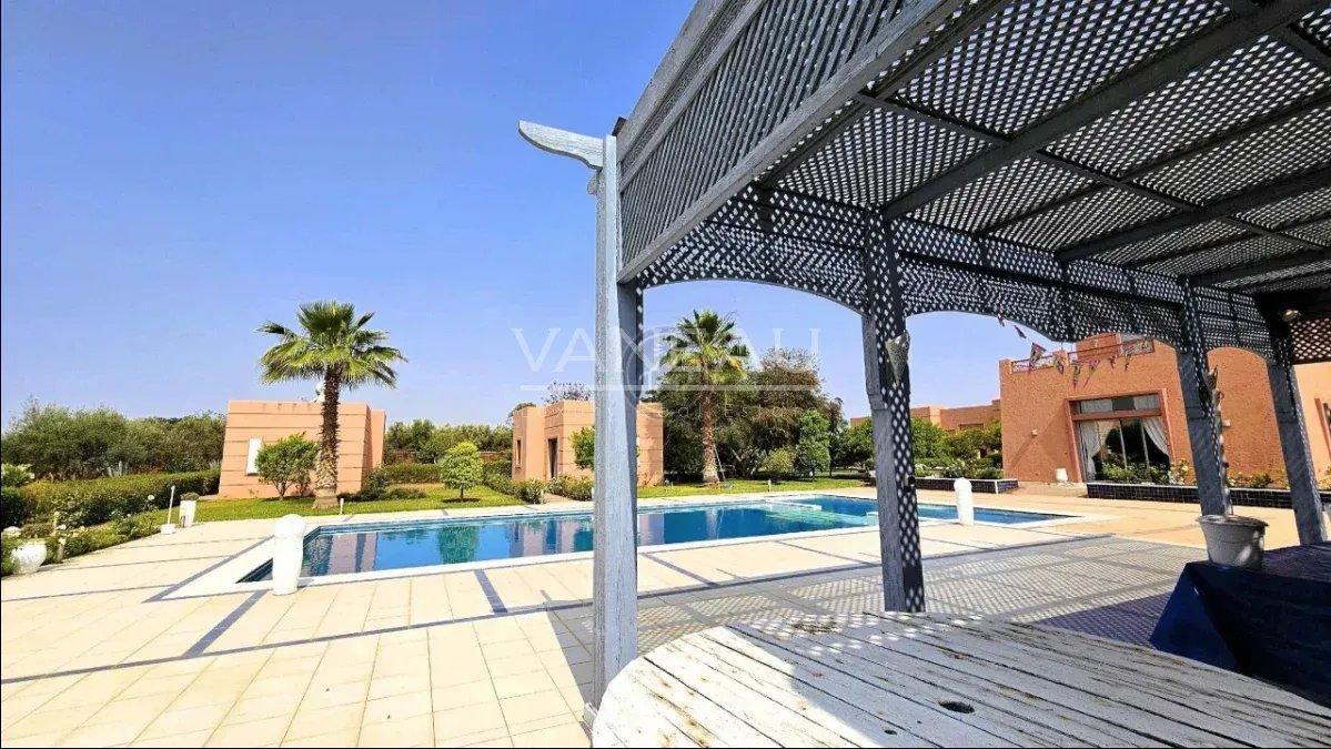 Beau Domaine a vendre avec AVNA , Sidi Abdelghiat