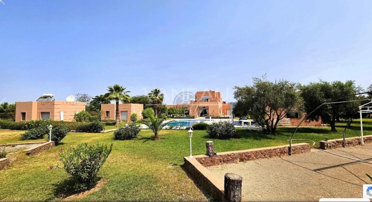 Beau Domaine a vendre avec AVNA , Sidi Abdelghiat