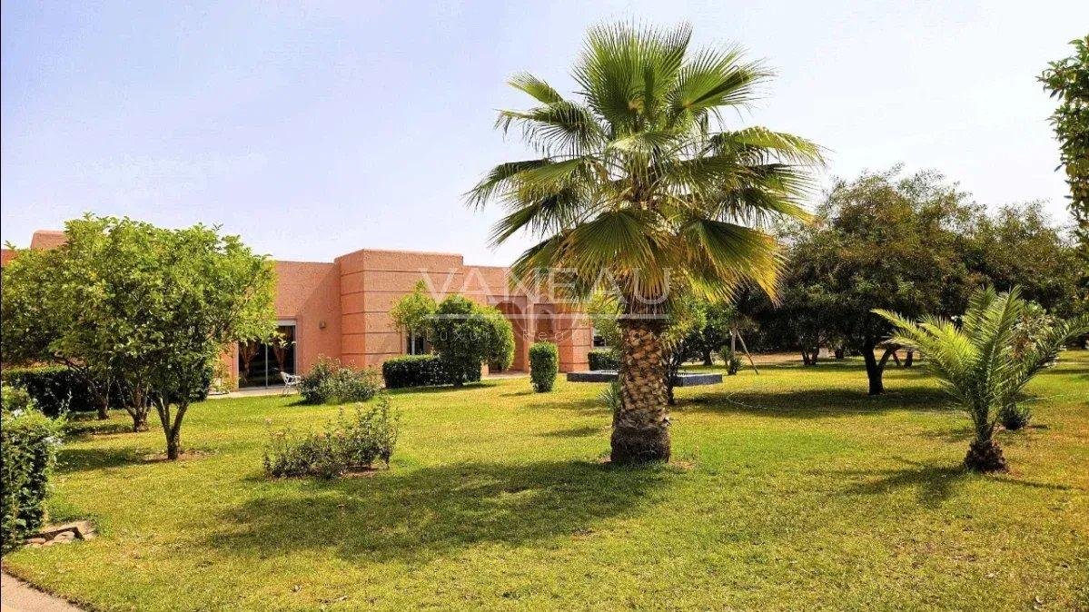 Beau Domaine a vendre avec AVNA , Sidi Abdelghiat