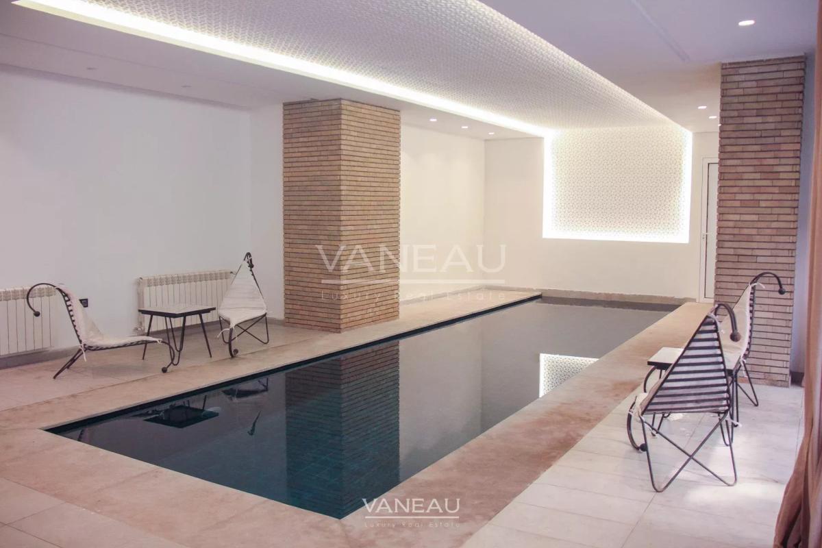 Villa contemporaine isolée collée au golf d'Amelkis