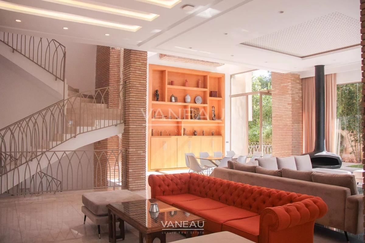 Villa contemporaine isolée collée au golf d'Amelkis