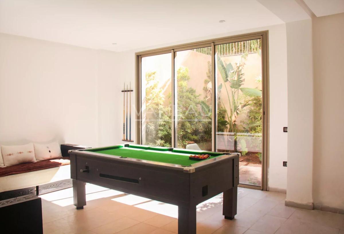 Villa contemporaine isolée collée au golf d'Amelkis