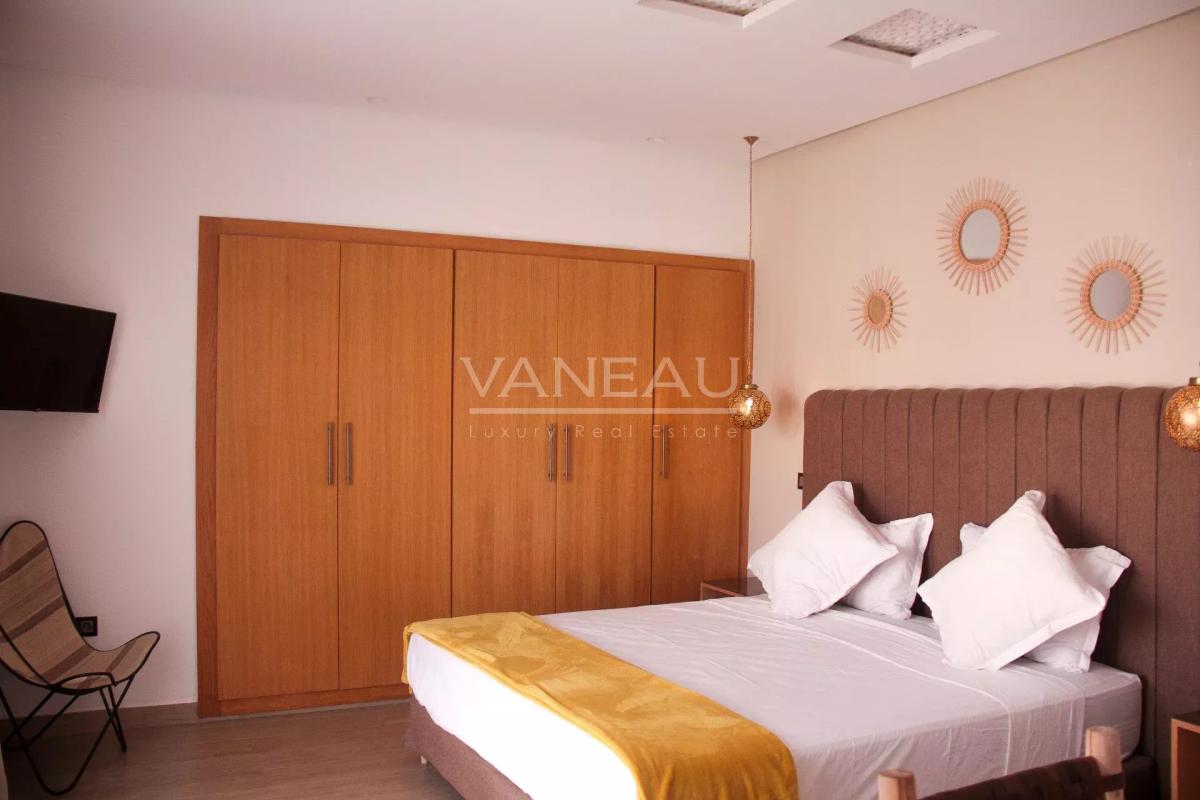 Villa contemporaine isolée collée au golf d'Amelkis