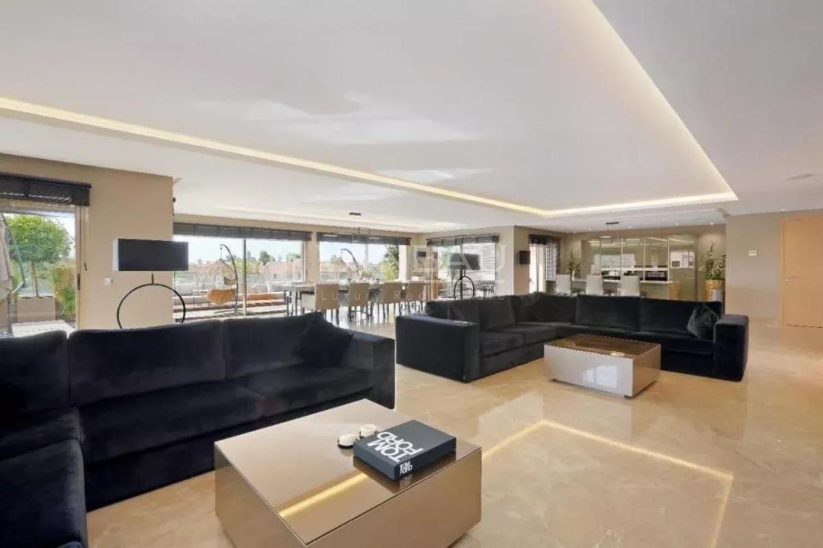 Très bel appartement contemporain sur golf