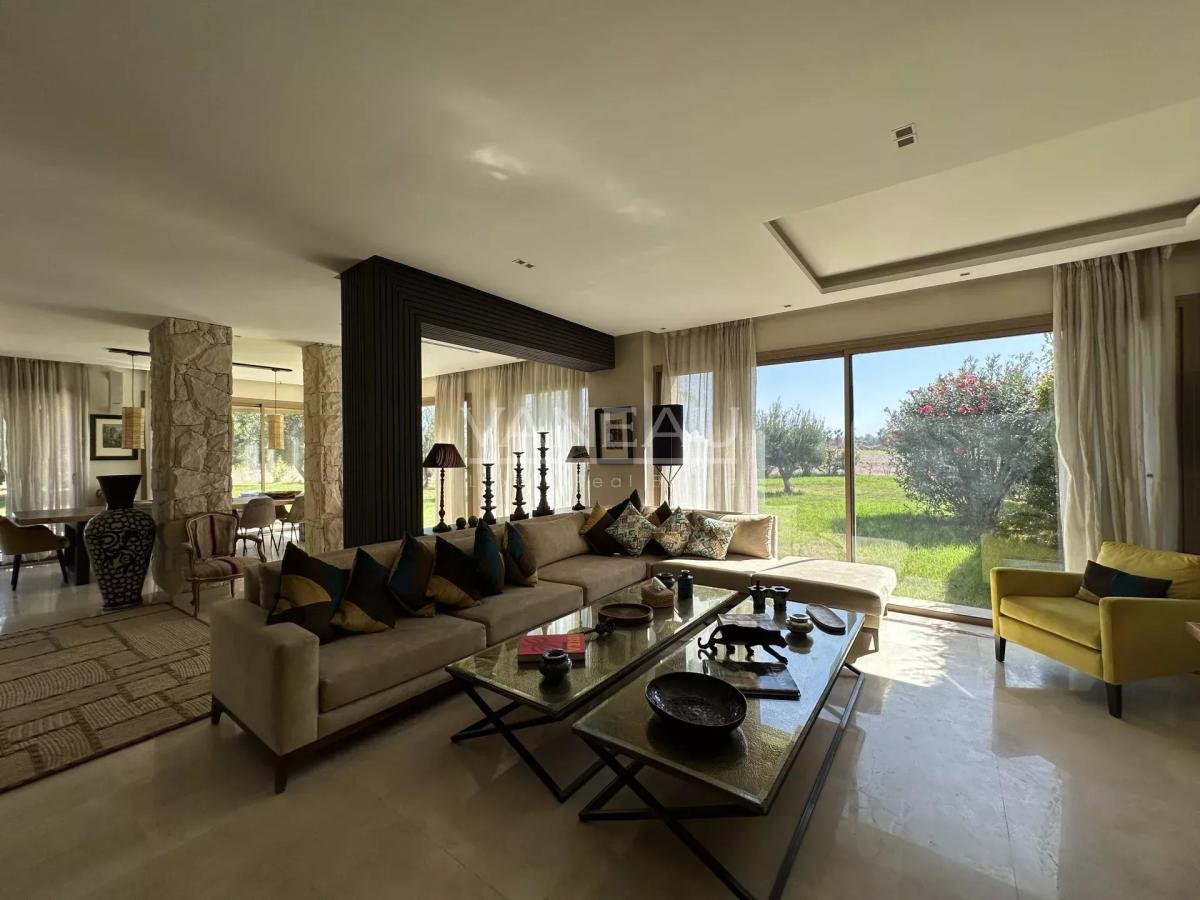 Magnifique villa front de golf à 5 min du centre ville