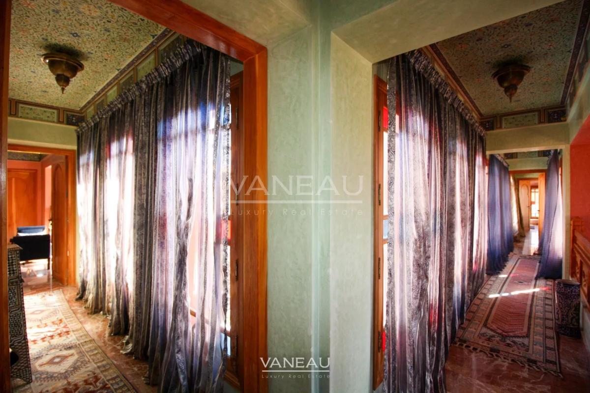 BELLE DEMEURE À MARRAKECH À VENDRE AUX ALLURES D'UN PALAIS DES M