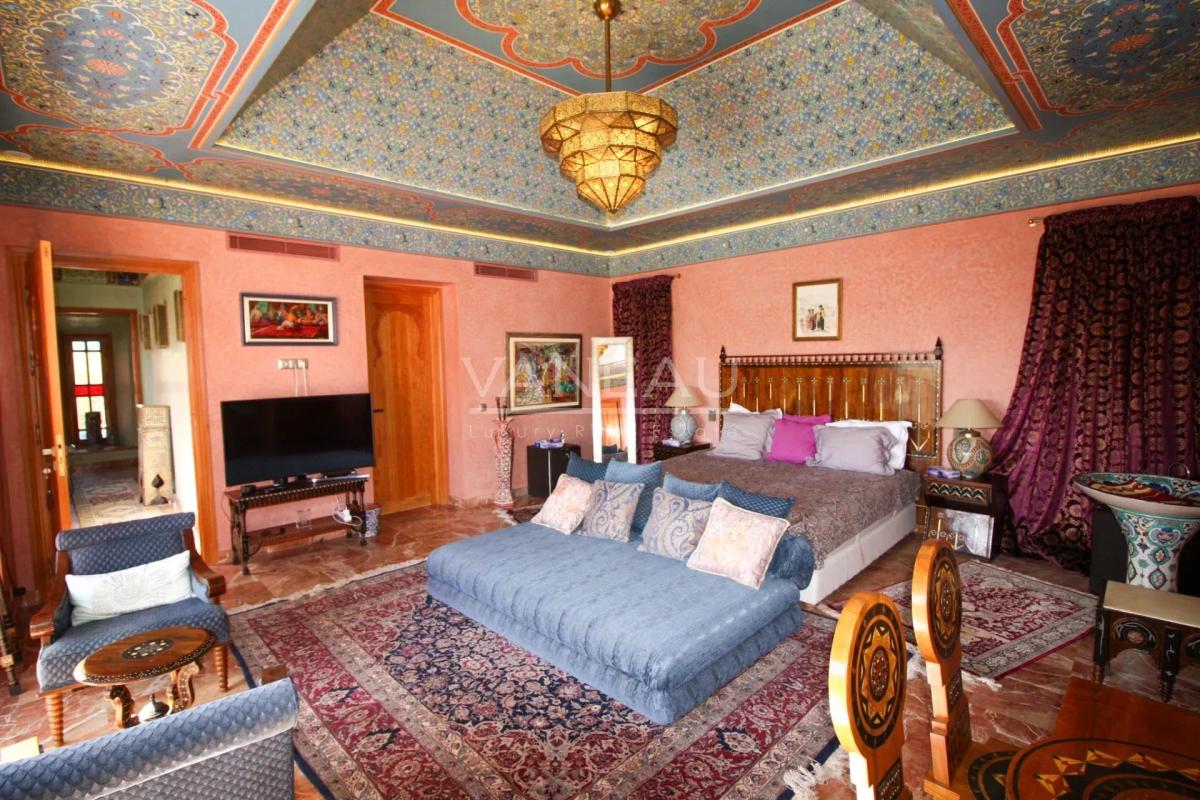 BELLE DEMEURE À MARRAKECH À VENDRE AUX ALLURES D'UN PALAIS DES M