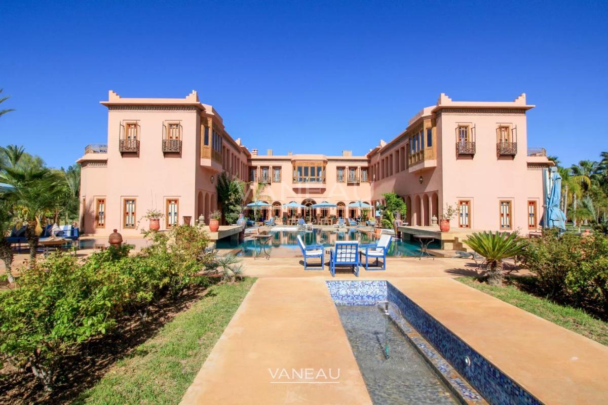 BELLE DEMEURE À MARRAKECH À VENDRE AUX ALLURES D'UN PALAIS DES M