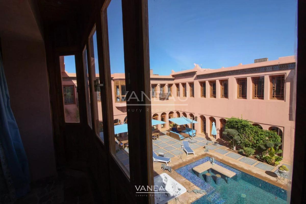 BELLE DEMEURE À MARRAKECH À VENDRE AUX ALLURES D'UN PALAIS DES M