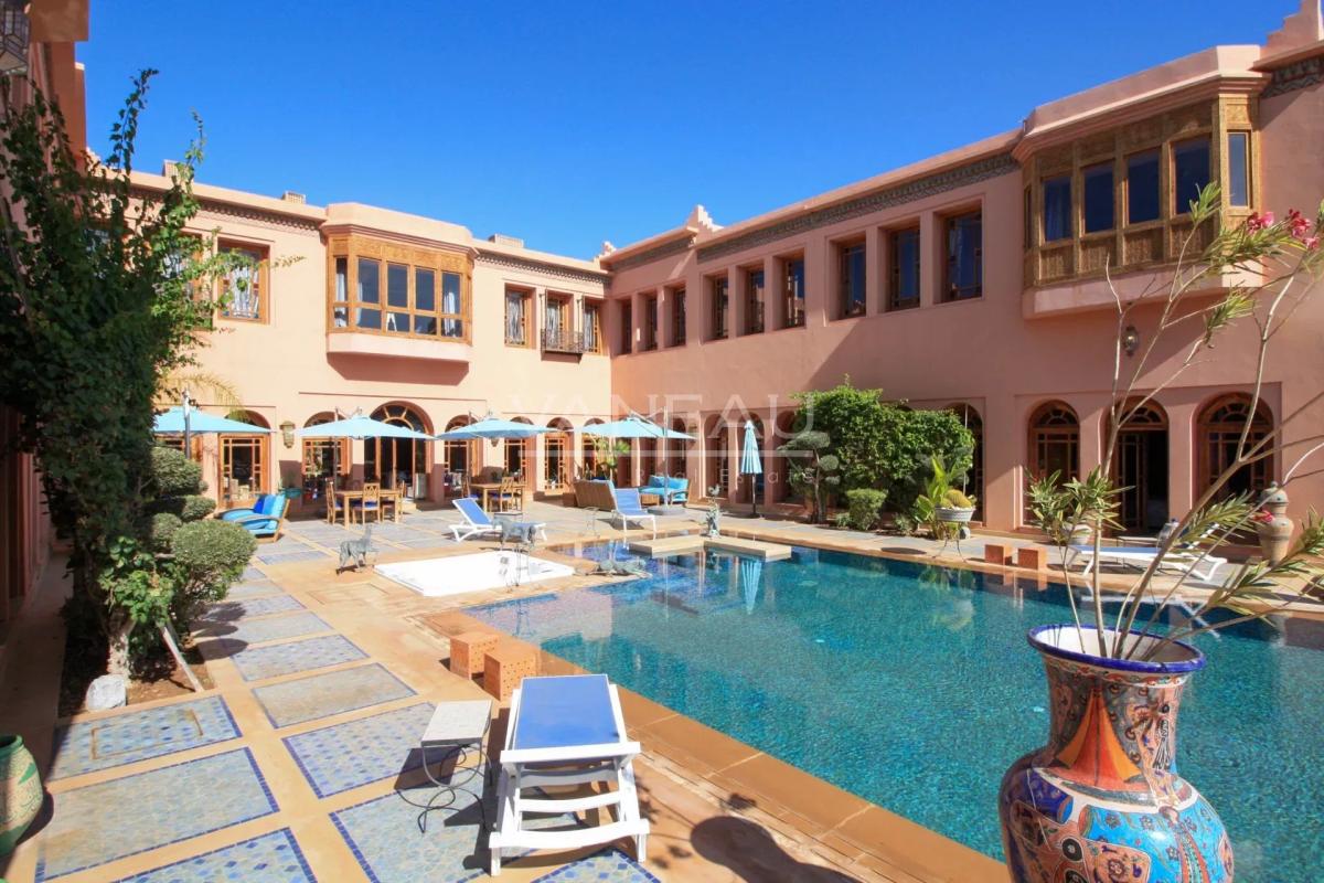 BELLE DEMEURE À MARRAKECH À VENDRE AUX ALLURES D'UN PALAIS DES M