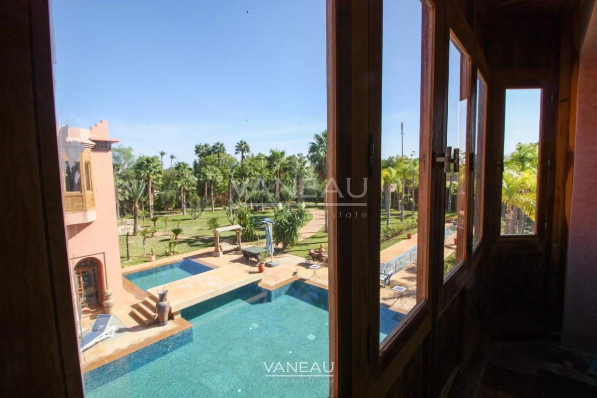 BELLE DEMEURE À MARRAKECH À VENDRE AUX ALLURES D'UN PALAIS DES M