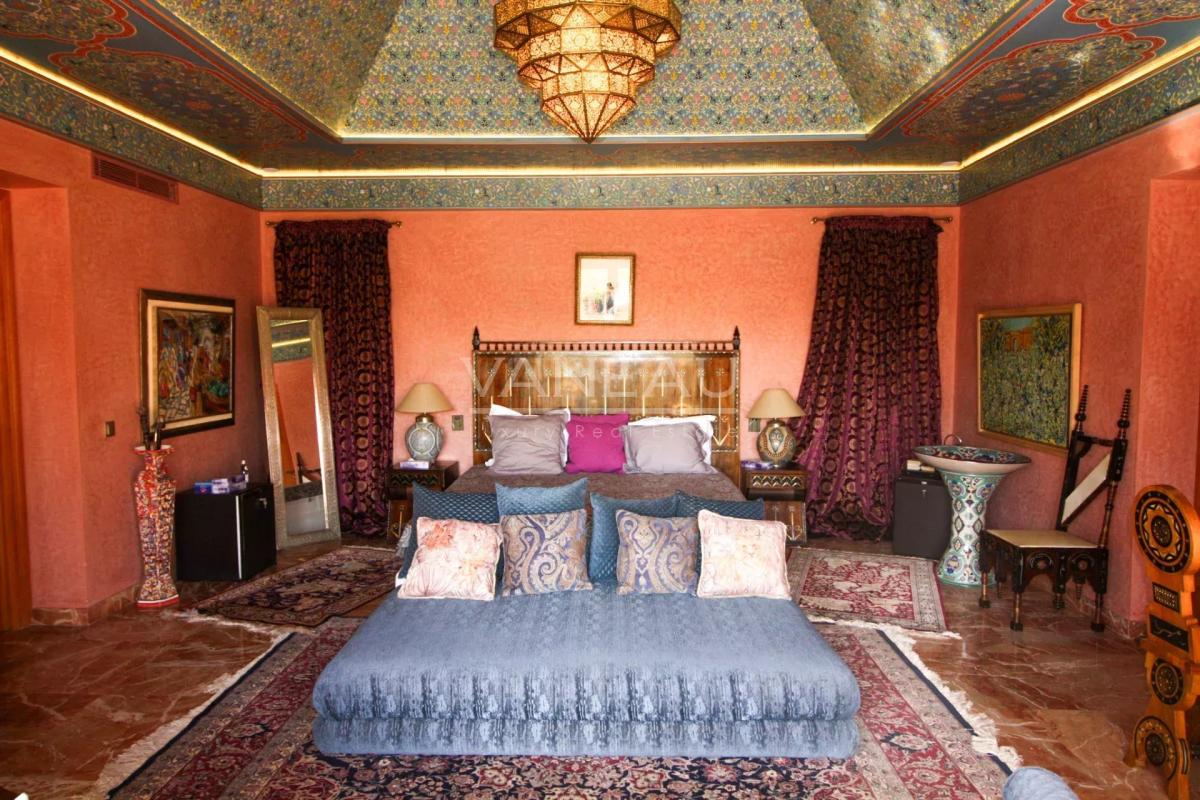 BELLE DEMEURE À MARRAKECH À VENDRE AUX ALLURES D'UN PALAIS DES M