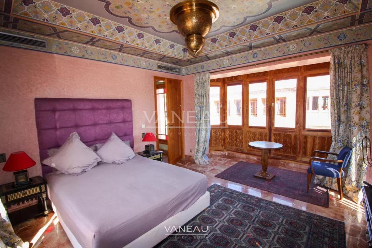 BELLE DEMEURE À MARRAKECH À VENDRE AUX ALLURES D'UN PALAIS DES M