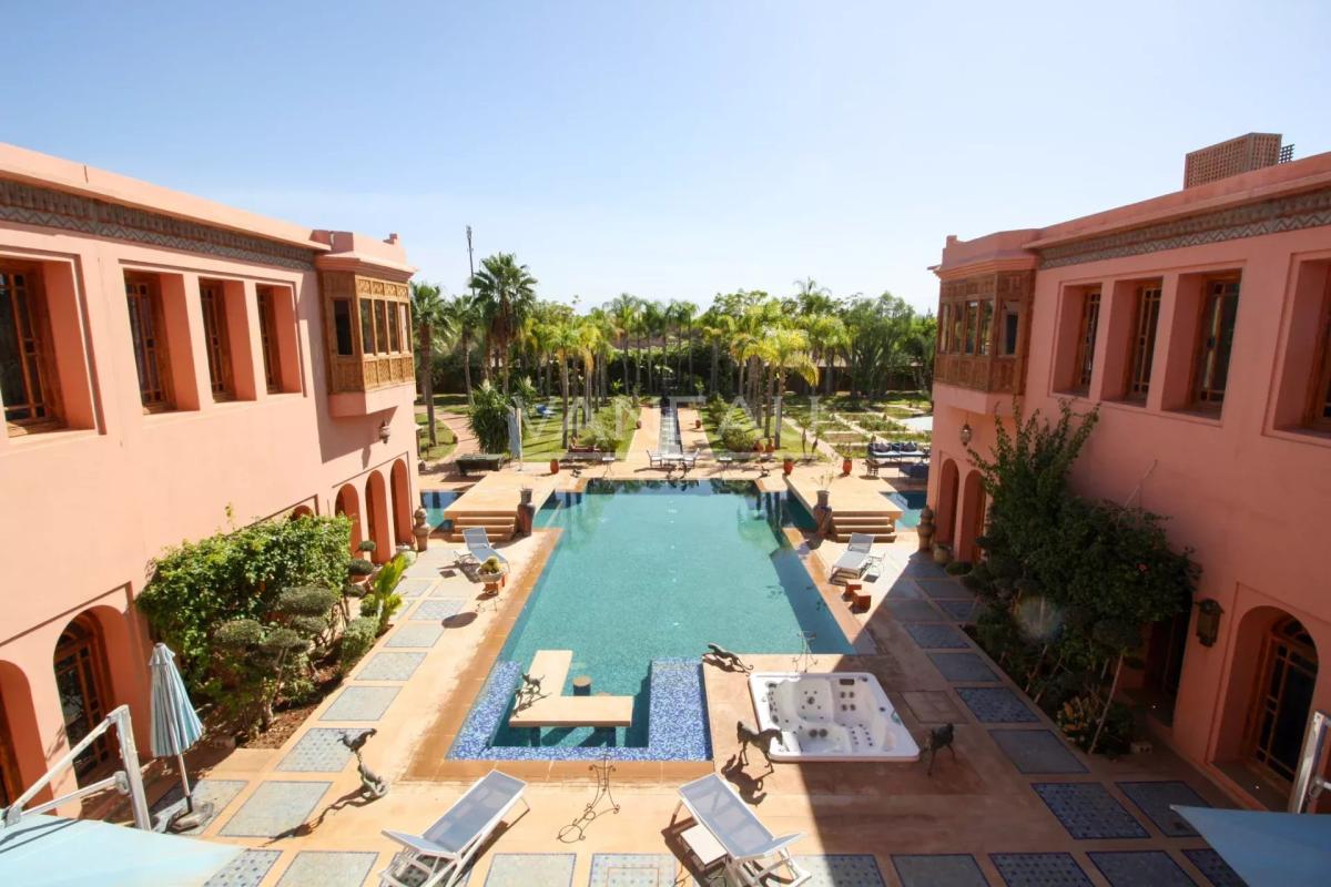 BELLE DEMEURE À MARRAKECH À VENDRE AUX ALLURES D'UN PALAIS DES M