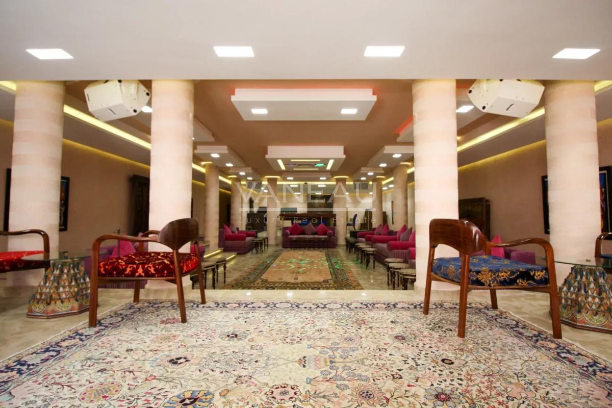 BELLE DEMEURE À MARRAKECH À VENDRE AUX ALLURES D'UN PALAIS DES M