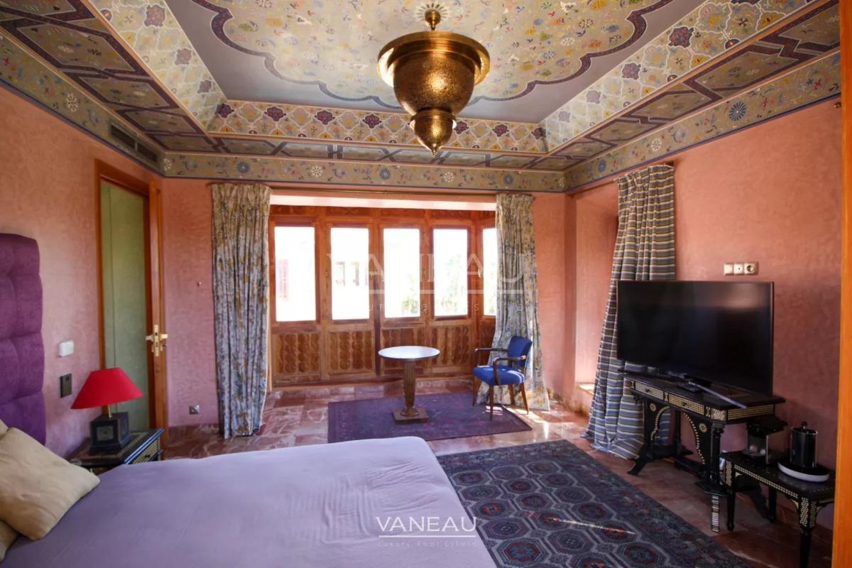 BELLE DEMEURE À MARRAKECH À VENDRE AUX ALLURES D'UN PALAIS DES M