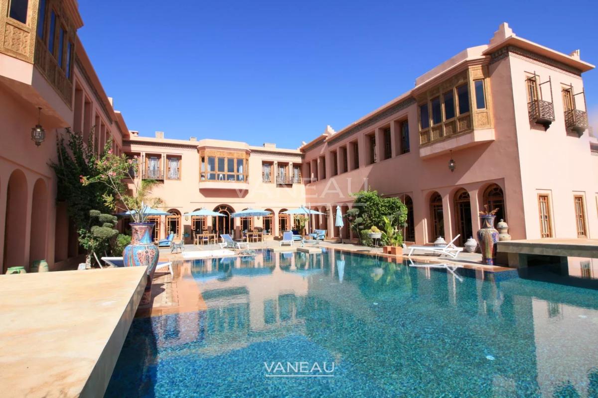 BELLE DEMEURE À MARRAKECH À VENDRE AUX ALLURES D'UN PALAIS DES M