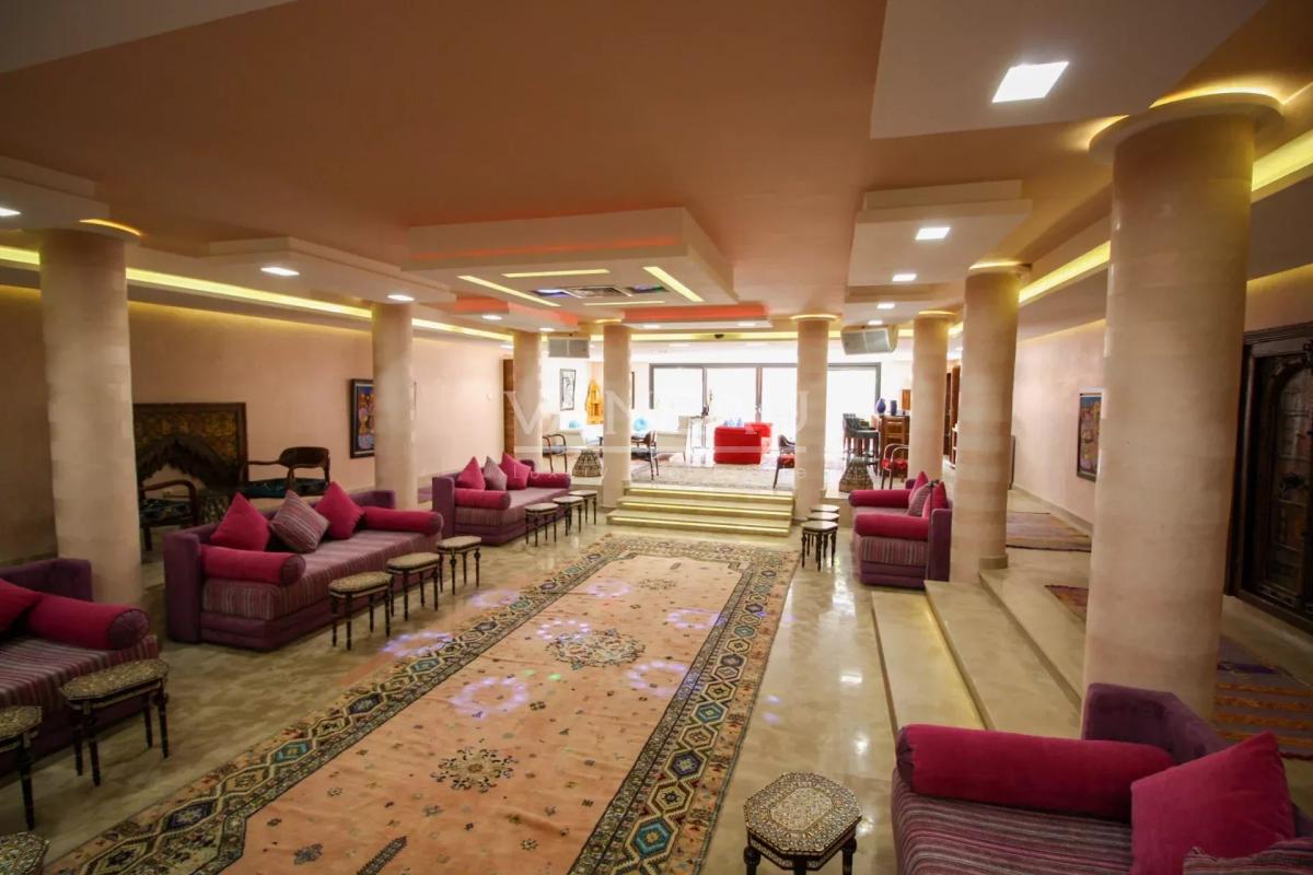 BELLE DEMEURE À MARRAKECH À VENDRE AUX ALLURES D'UN PALAIS DES M