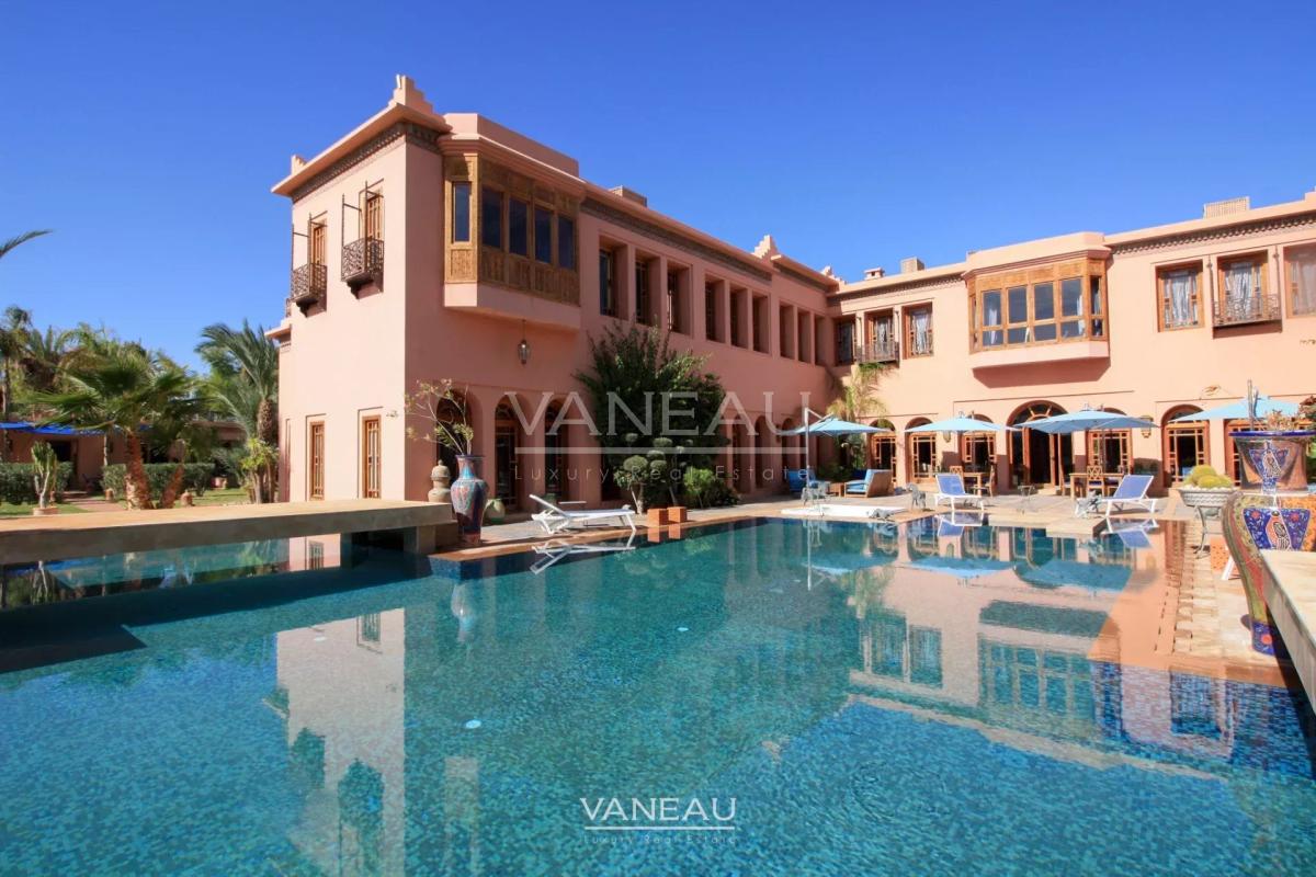 BELLE DEMEURE À MARRAKECH À VENDRE AUX ALLURES D'UN PALAIS DES M