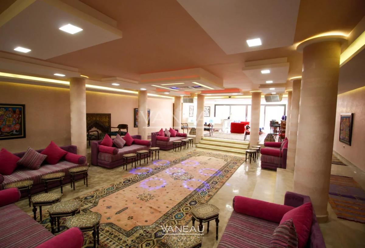 BELLE DEMEURE À MARRAKECH À VENDRE AUX ALLURES D'UN PALAIS DES M