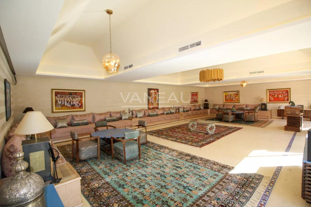 VILLA ARABO-ANDALOUS À VENDRE DANS LA PALMERAIE DE MARRAKECH