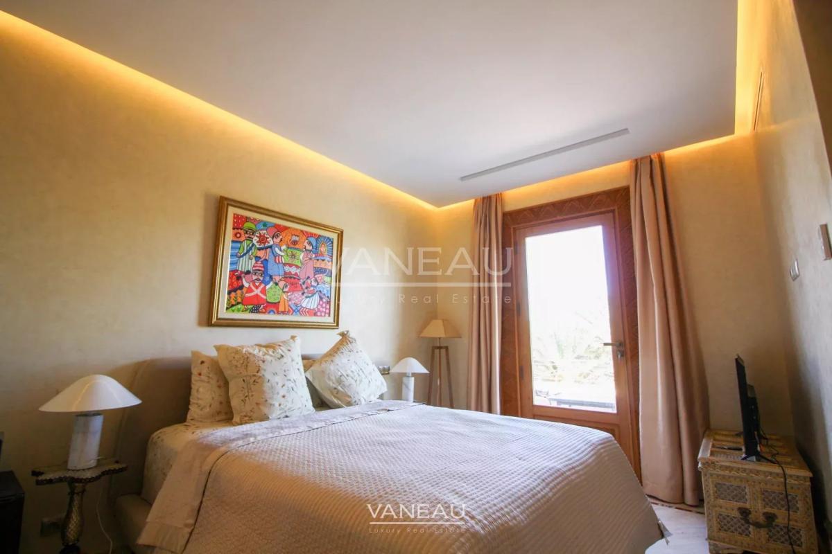 VILLA ARABO-ANDALOUS À VENDRE DANS LA PALMERAIE DE MARRAKECH
