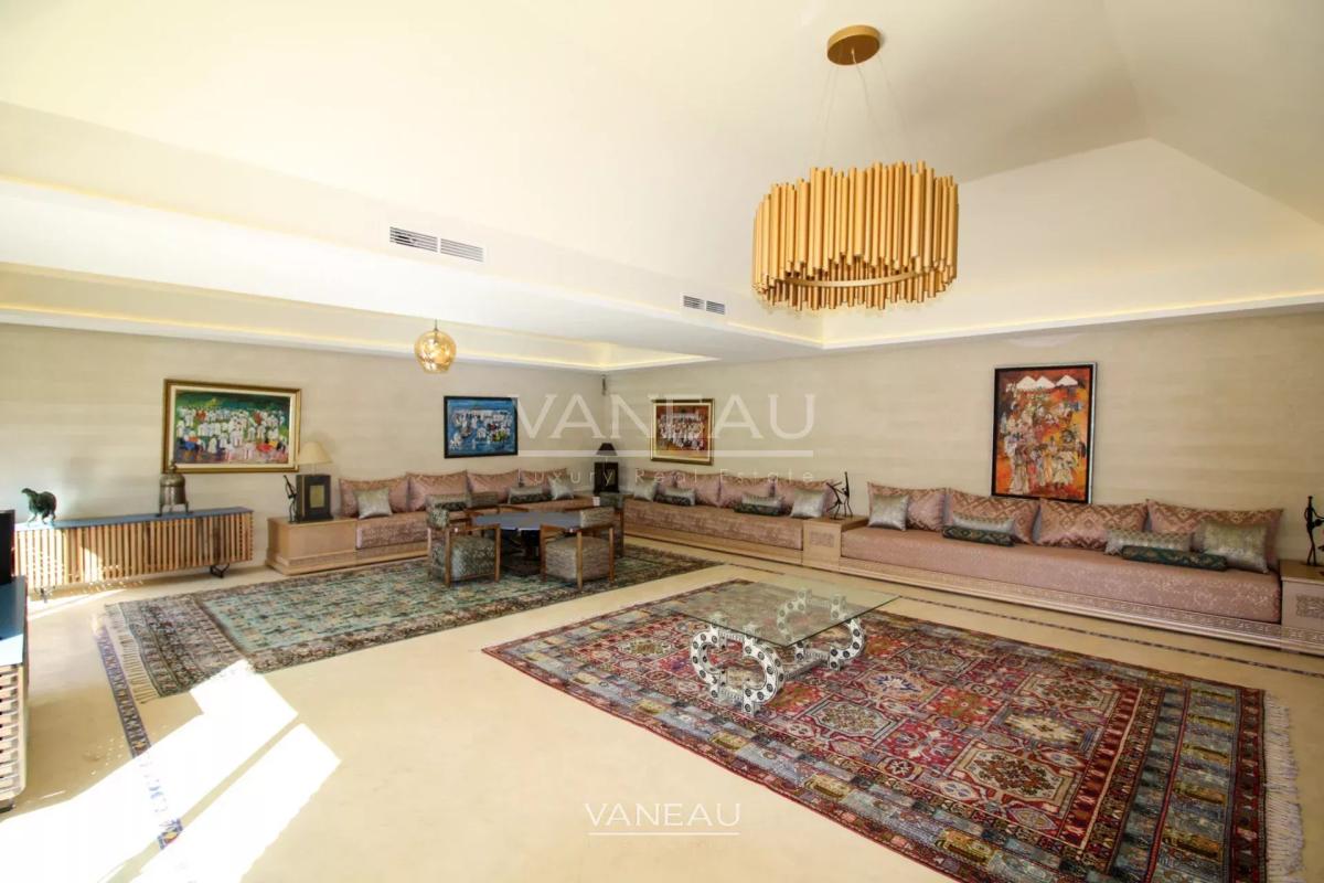 VILLA ARABO-ANDALOUS À VENDRE DANS LA PALMERAIE DE MARRAKECH